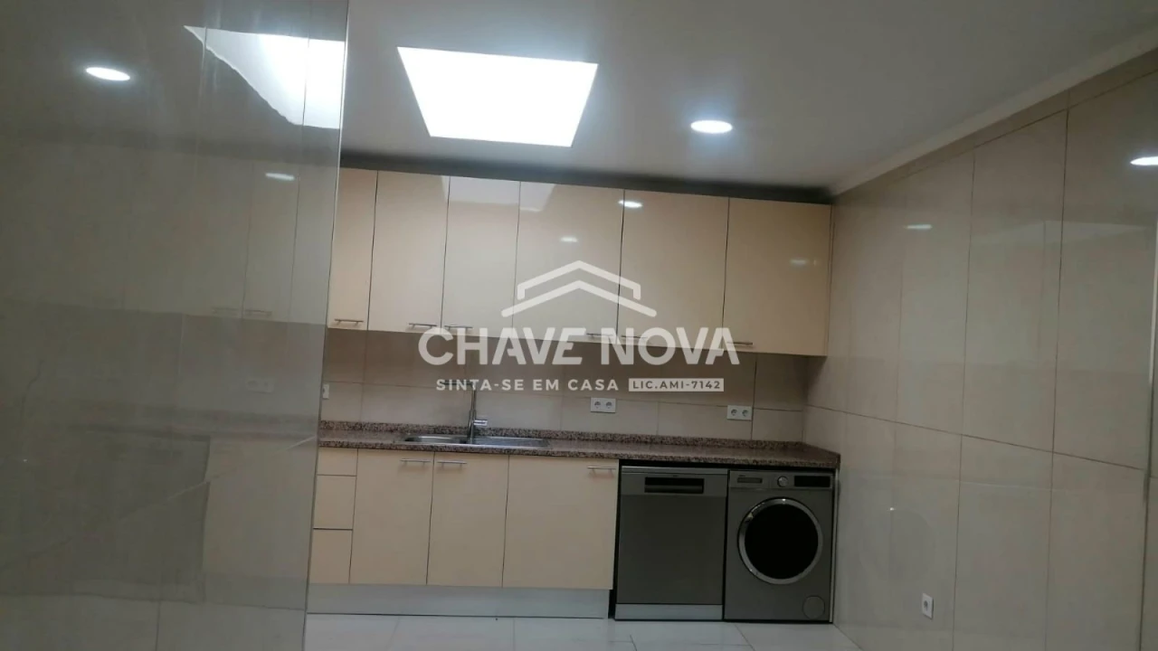 Moradia T3 para Venda em Campanhã Foto 6