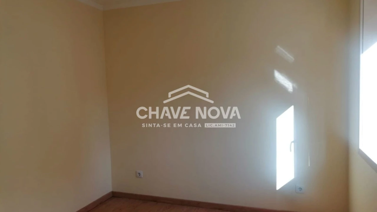 Moradia T3 para Venda em Campanhã Foto 11