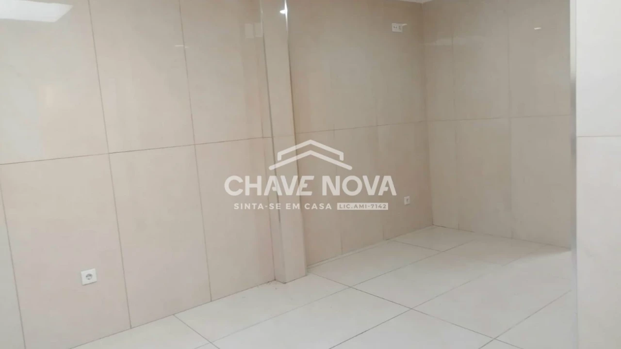 Moradia T3 para Venda em Campanhã Foto 16