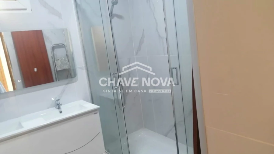 Moradia T3 para Venda em Campanhã Foto 10