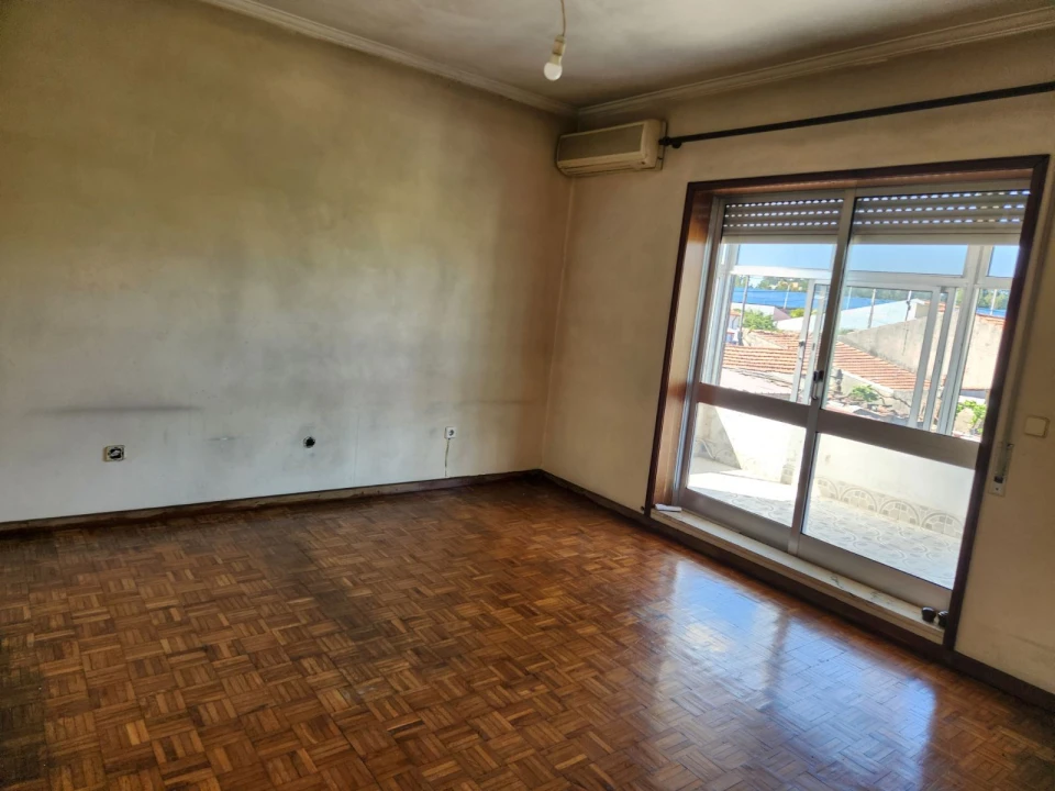 Apartamento T4 para Arrendamento em Alfena Foto 7