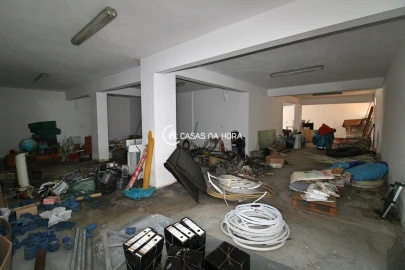 Armazém para Venda em Portimão