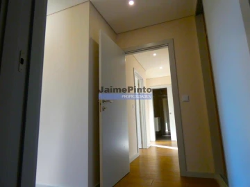 Apartamento T3 para Venda em Lordelo do Ouro e Massarelos