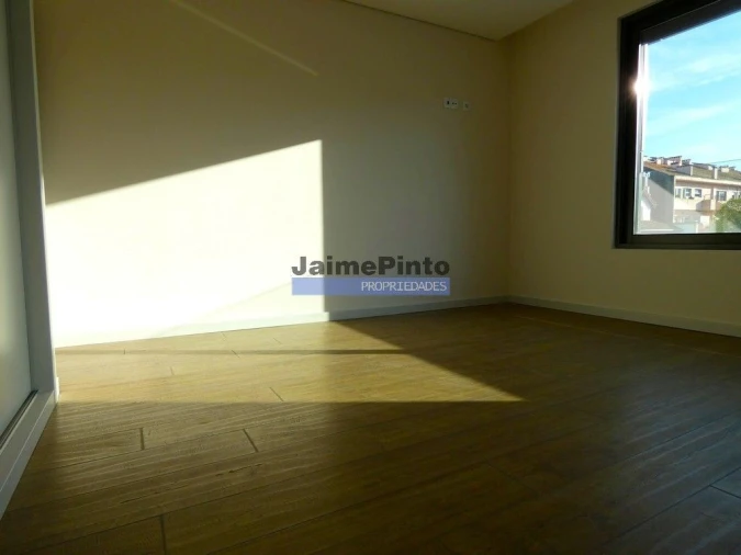 Apartamento T3 para Venda em Lordelo do Ouro e Massarelos Foto 3