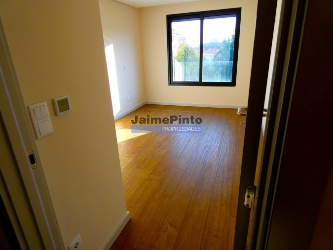 Apartamento T3 para Venda em Lordelo do Ouro e Massarelos Foto 5