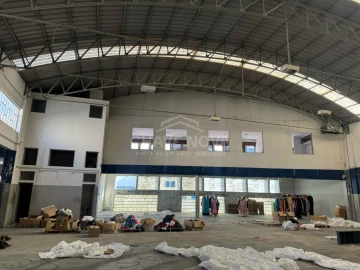 Armazém para Arrendamento em Ramalde