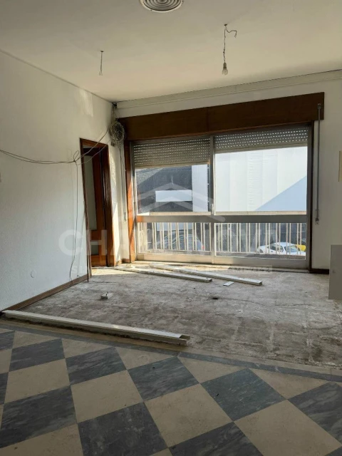 Armazém para Arrendamento em Ramalde