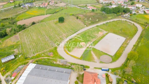 Quinta T0 para Venda em Fermentões