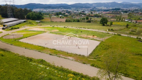 Quinta T0 para Venda em Fermentões