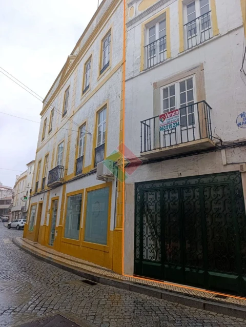 Moradia T2 para Venda em Caia, São Pedro e Alcáçova