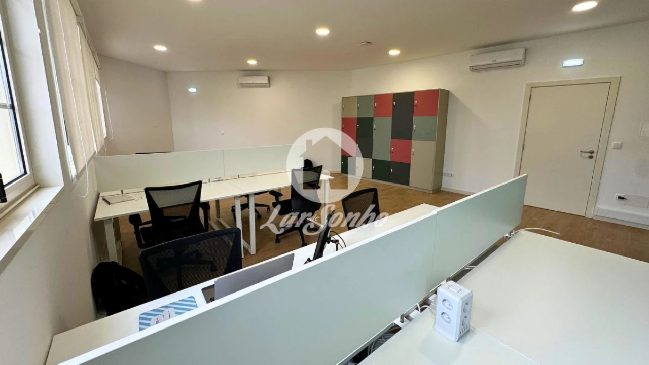 Escritório para Arrendamento em Gondomar (São Cosme), Valbom e Jovim Foto 3