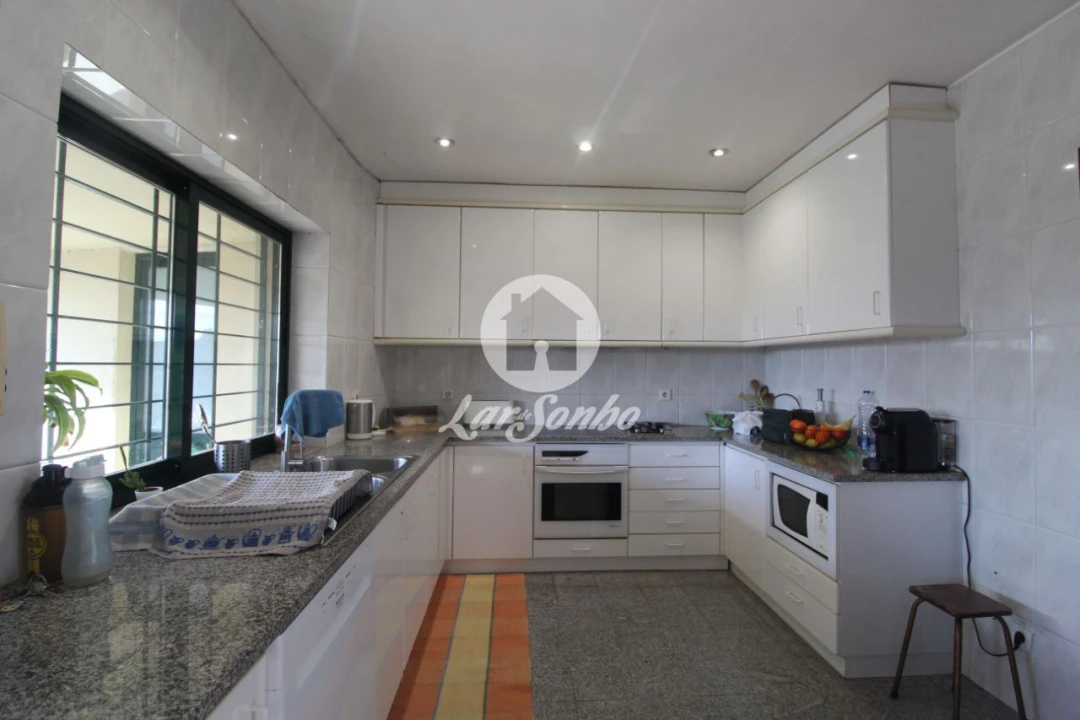 Moradia T5 para Venda em Fânzeres e São Pedro da Cova Foto 2