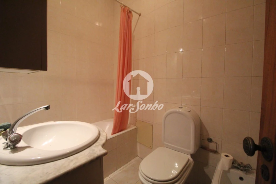 Moradia T5 para Venda em Fânzeres e São Pedro da Cova Foto 10