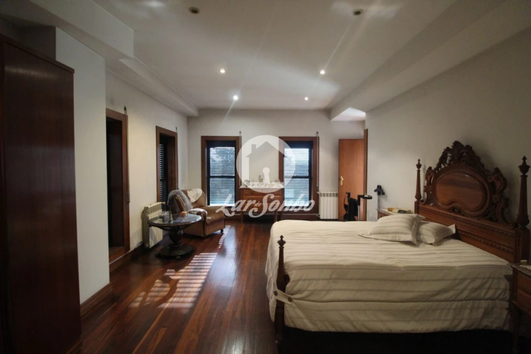 Moradia T5 para Venda em Fânzeres e São Pedro da Cova Foto 5