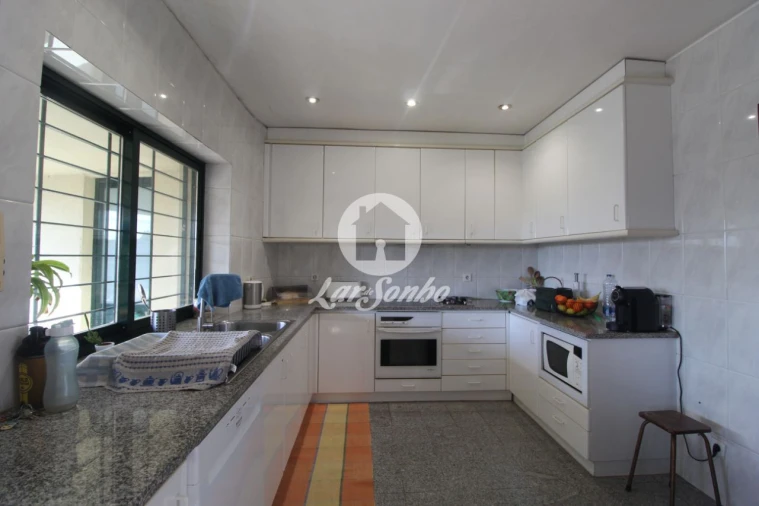 Moradia T5 para Venda em Fânzeres e São Pedro da Cova Foto 2