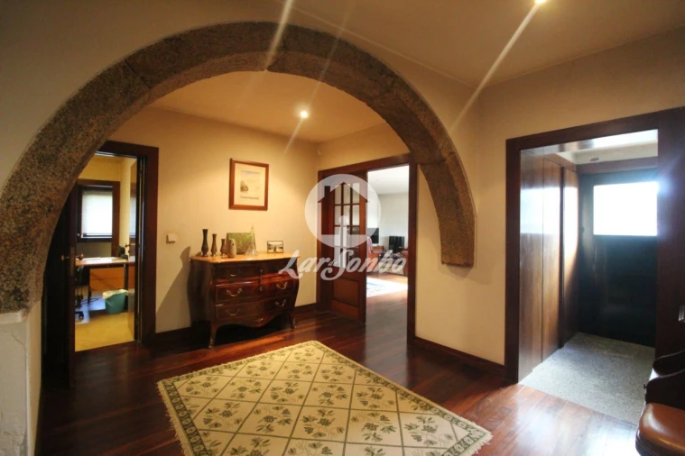 Moradia T5 para Venda em Fânzeres e São Pedro da Cova Foto 13