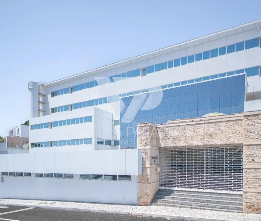 Prédio para Arrendamento em Carnaxide e Queijas Foto 8