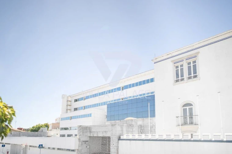 Prédio para Arrendamento em Carnaxide e Queijas Foto 2