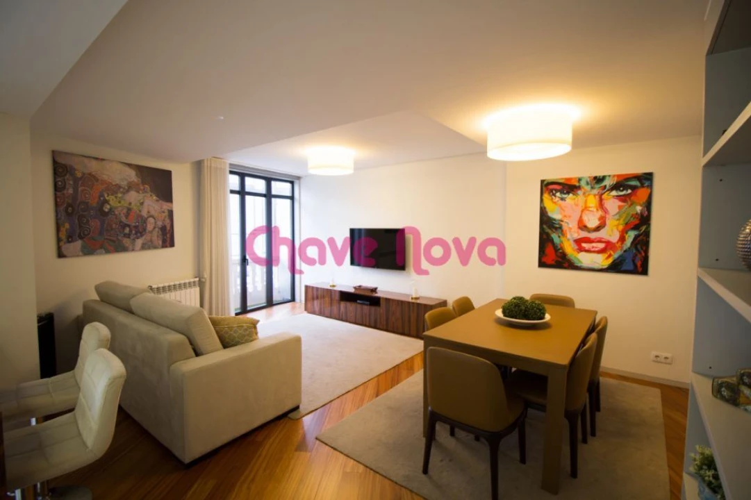 Apartamento T2 para Venda em Cedofeita, Santo Ildefonso, Sé, Miragaia, São Nicolau e Vitória Foto 1