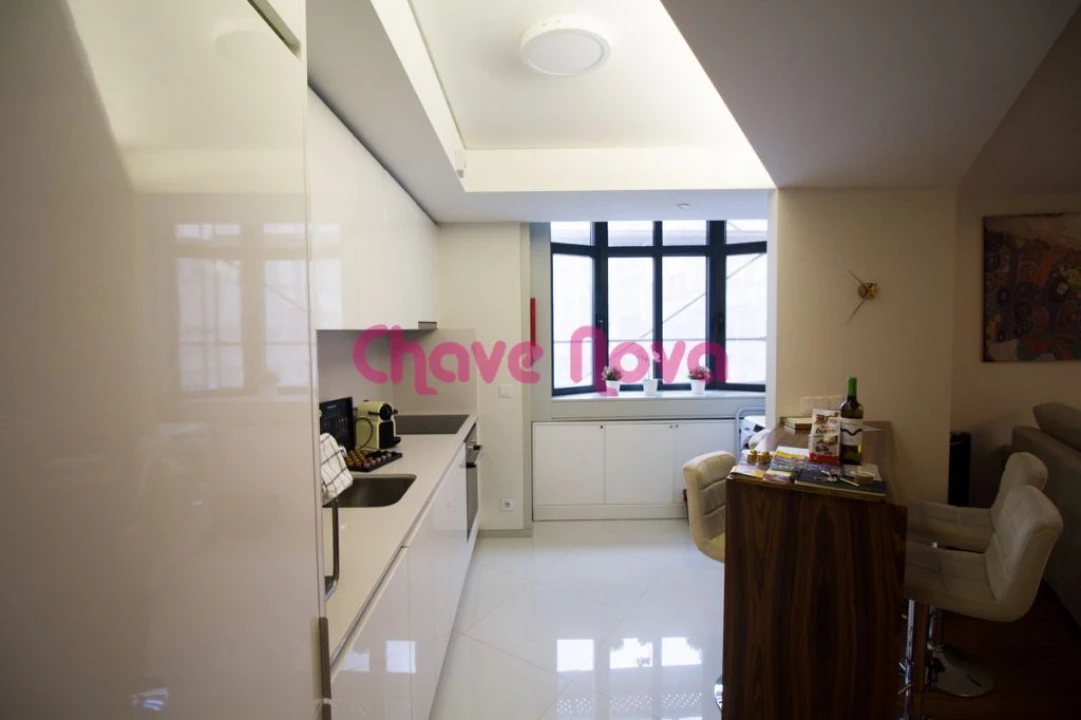 Apartamento T2 para Venda em Cedofeita, Santo Ildefonso, Sé, Miragaia, São Nicolau e Vitória Foto 3