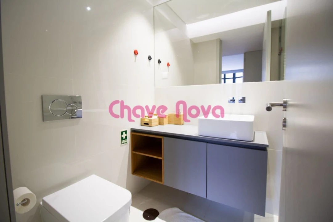 Apartamento T2 para Venda em Cedofeita, Santo Ildefonso, Sé, Miragaia, São Nicolau e Vitória Foto 9