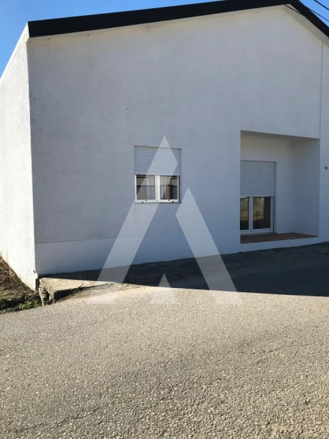 Moradia T2 para Venda em Palhaça