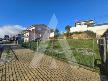 Terreno para Venda em Vila de Cucujães