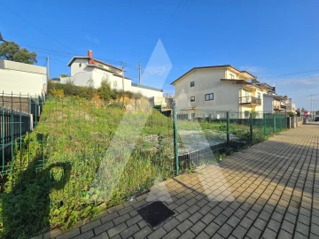 Terreno para Venda em Vila de Cucujães