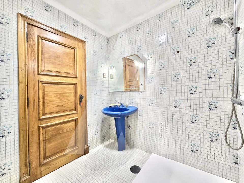 Moradia T7 para Venda em Aguada de Cima Foto 12