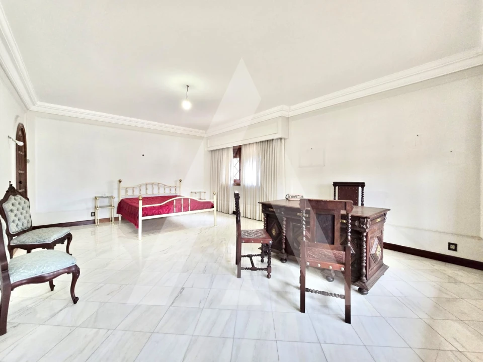 Moradia T7 para Venda em Aguada de Cima Foto 14