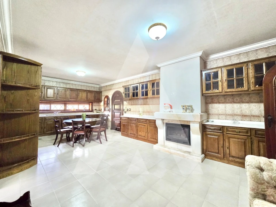 Moradia T7 para Venda em Aguada de Cima Foto 8