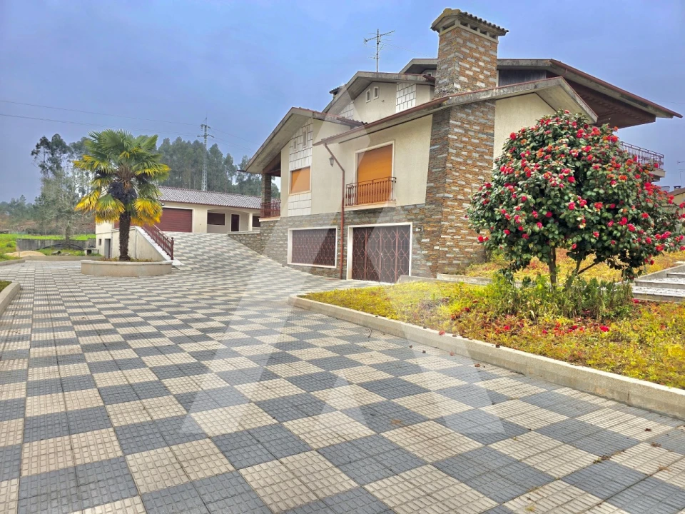 Moradia T7 para Venda em Aguada de Cima Foto 47