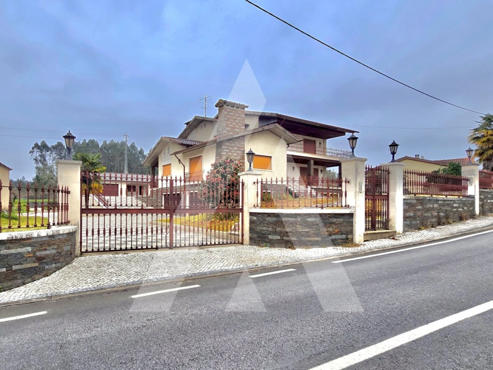 Moradia T7 para Venda em Aguada de Cima Foto 50