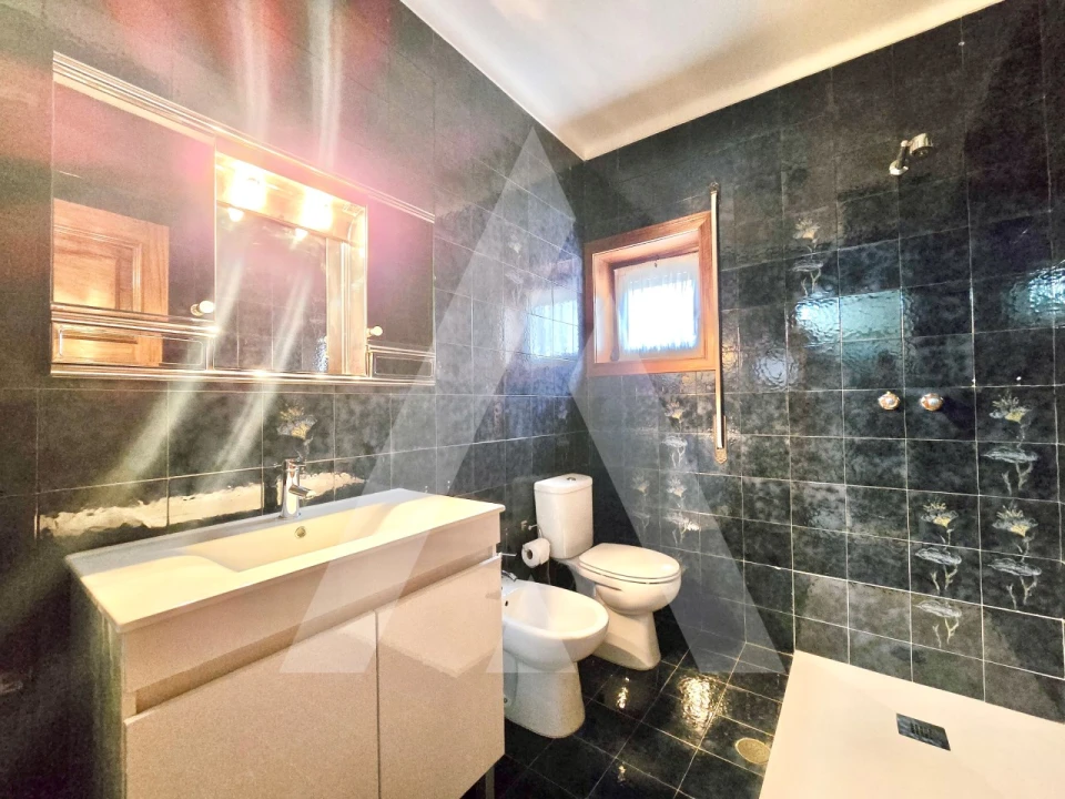 Moradia T7 para Venda em Aguada de Cima Foto 24