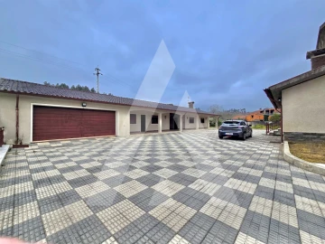 Moradia T7 para Venda em Aguada de Cima