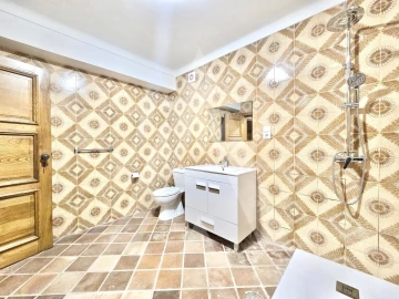 Moradia T7 para Venda em Aguada de Cima