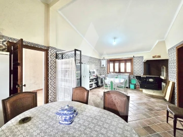 Moradia T7 para Venda em Aguada de Cima