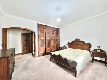 Moradia T7 para Venda em Aguada de Cima