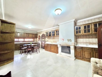 Moradia T7 para Venda em Aguada de Cima