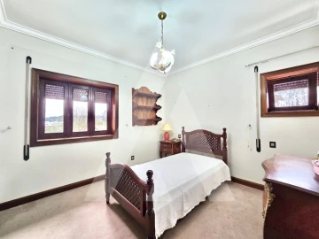 Moradia T7 para Venda em Aguada de Cima