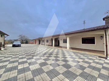 Moradia T7 para Venda em Aguada de Cima