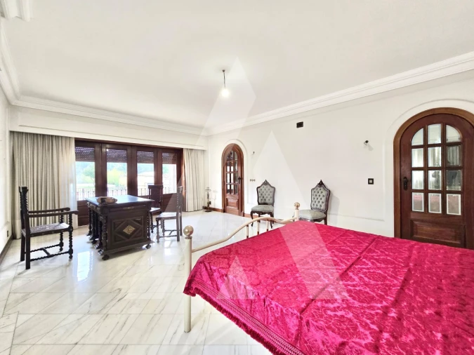 Moradia T7 para Venda em Aguada de Cima Foto 13