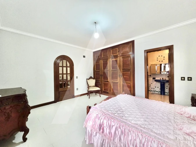 Moradia T7 para Venda em Aguada de Cima Foto 18