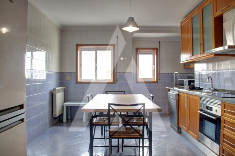 Apartamento T3 para Venda em Oliveira do Bairro Foto 2