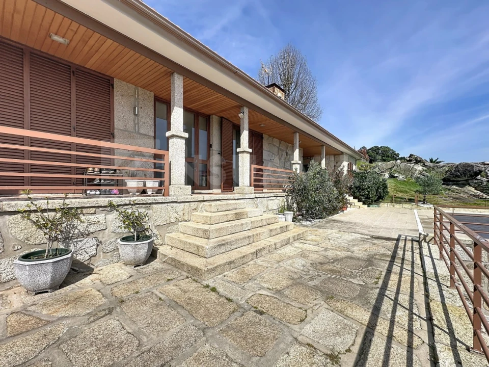 Moradia T4 para Venda em Vilar de Mouros Foto 21