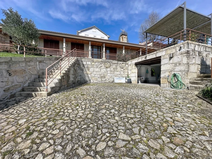 Moradia T4 para Venda em Vilar de Mouros Foto 29