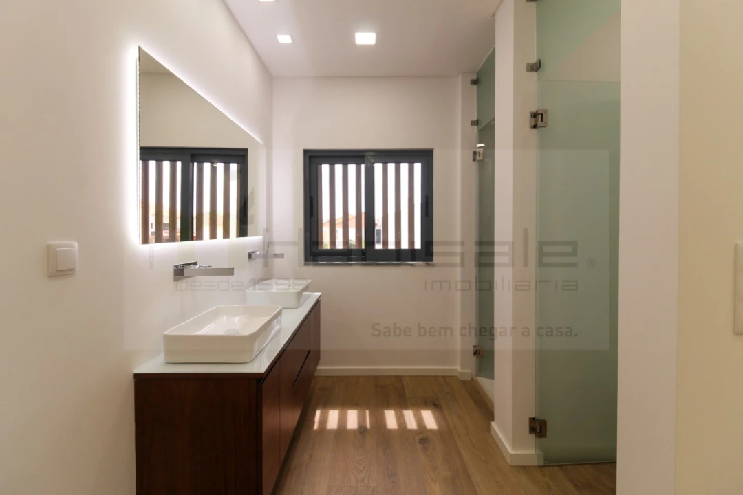 Moradia T4 para Venda em Loures Foto 37