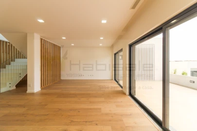 Moradia T4 para Venda em Loures