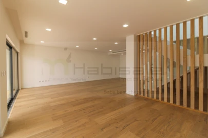 Moradia T4 para Venda em Loures