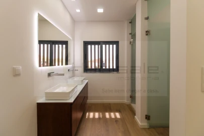 Moradia T4 para Venda em Loures